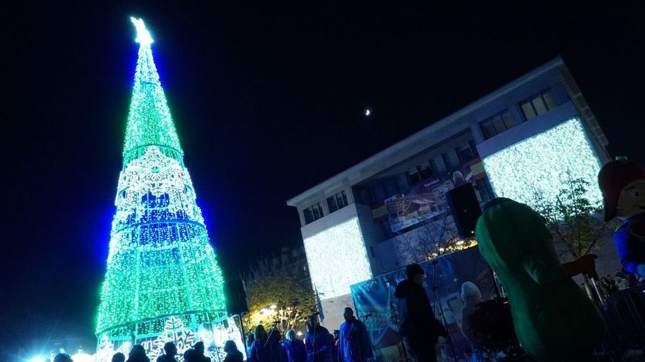 Un Belén de Playmobil y un abeto de 24 metros llegan a Leganés esta Navidad.