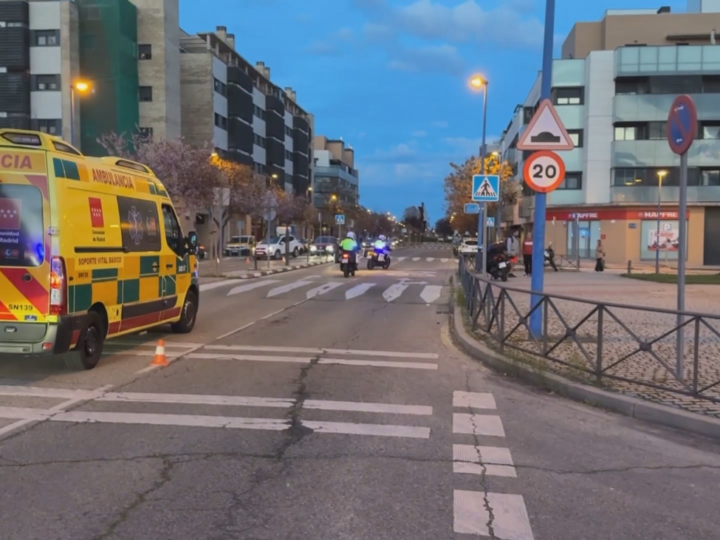 Niño de cinco años grave tras ser atropellado en Leganés mientras cruzaba en bicicleta un paso de peatones.