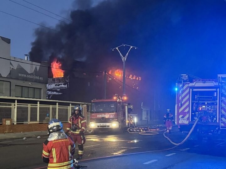 Leganés estabiliza incendio en nave industrial sin heridos ni daños colaterales