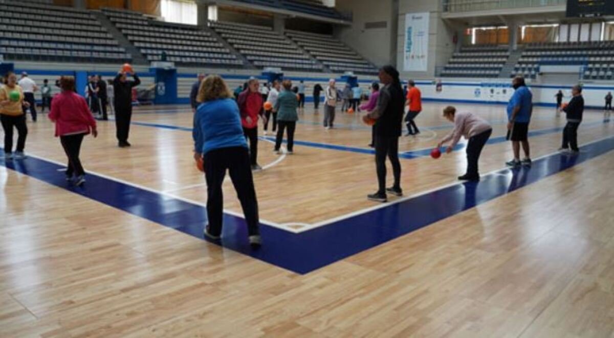 Los usuarios de ‘Mayores en Forma’ de Leganés reclaman más monitores y una solución a las listas de espera
